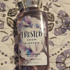 Bath & Body Works Frosted Snow Blossom Shower Gel - Purple